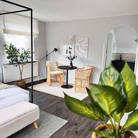 Seaside Rooms - Design-Apartment Mit Balkon & Parkplatz - Inklusive Strandkorb Direkt Am Wasser Und Spa & Sauna Saisonal Busum Exterior photo