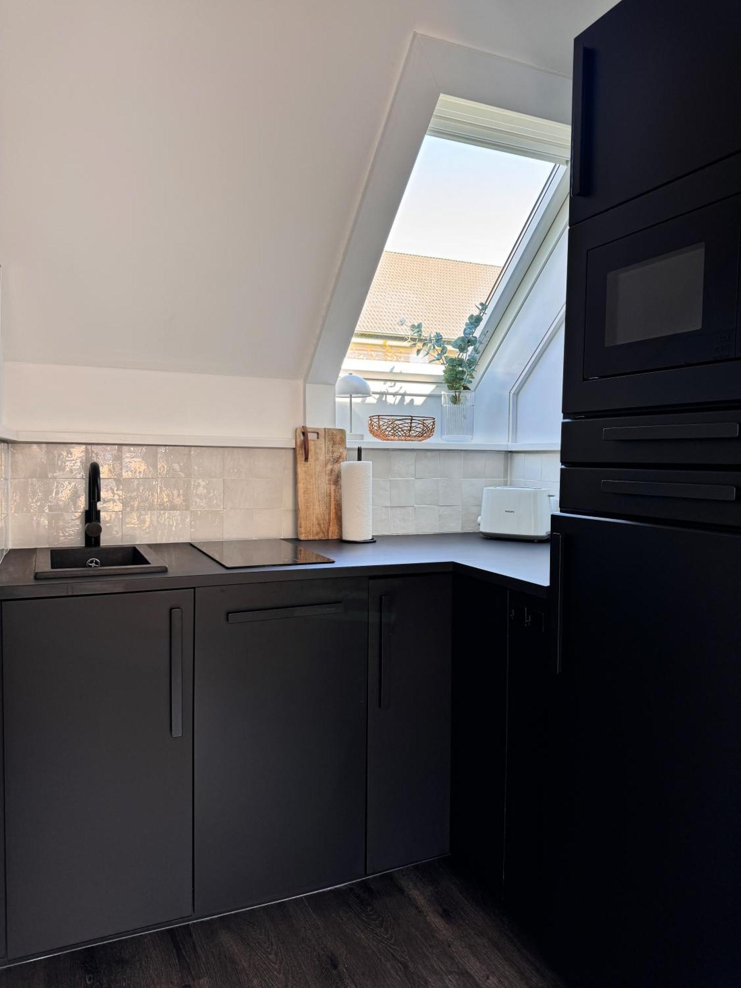 Seaside Rooms - Design-Apartment Mit Balkon & Parkplatz - Inklusive Strandkorb Direkt Am Wasser Und Spa & Sauna Saisonal Busum Exterior photo